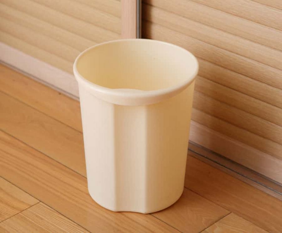 SMALL TRASH CAN